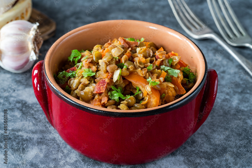 Sticker Green lentils stew with white wine, Serrano ham and smoked paprika