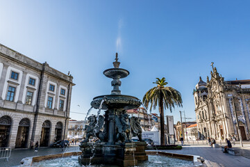 Fototapeta premium Fontaine des Lions à Porto