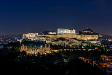 Obraz premium Greece Athens at night, view of the temple of the Acropolis Parthenon, cityscape