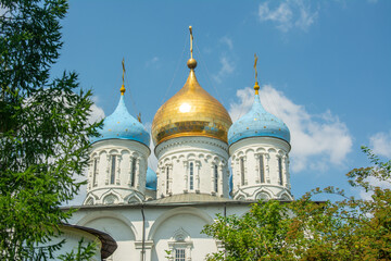 Fototapeta na wymiar The five-domed Cathedral of the Transfiguration in the Novospassky Monastery (New Monastery of the Savior) estabilished in 1490 in Moscow, Russia