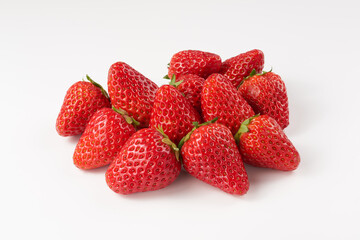 苺を白背景で