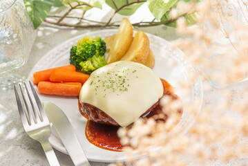 チーズハンバーグ