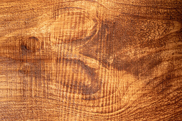 naturalne jasne drewno lakierowane bejcą i postarzane 