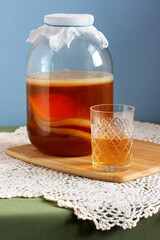 kombucha drink, sweet and sour carbonated beverage.