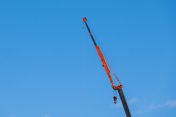 クレーンと青空