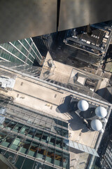 Fototapeta premium aerial view through a glass balcony, New York city