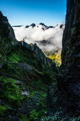 Obraz premium Madeira - From Pico do Arieiro to Pico Ruivo 