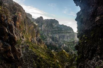 Fototapeta na wymiar Madeira - From Pico do Arieiro to Pico Ruivo 