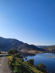 Obraz premium lake and mountains