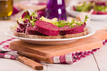 Beetroot veggie burger.