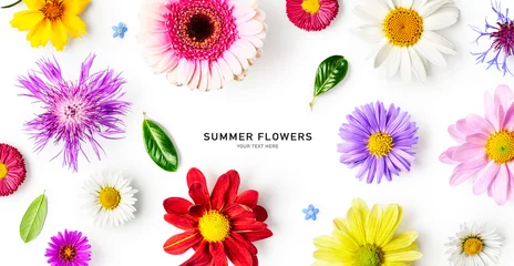 Fototapete Summer flowers creative layout. © ifiStudio