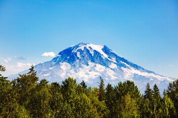 Naklejka premium Mt Rainier viewed from Canyon Rd near Waller, Parkland, Washington