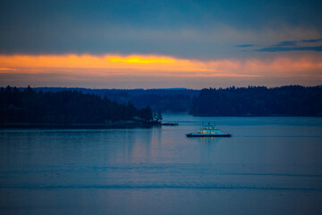 Naklejka premium Ferry viewed from Chambers Bay