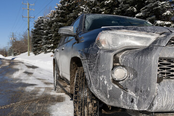 Dirty SUV in winter - 485210740