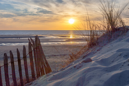 Coucher de soleil dans les dunes du plat pays France Nord