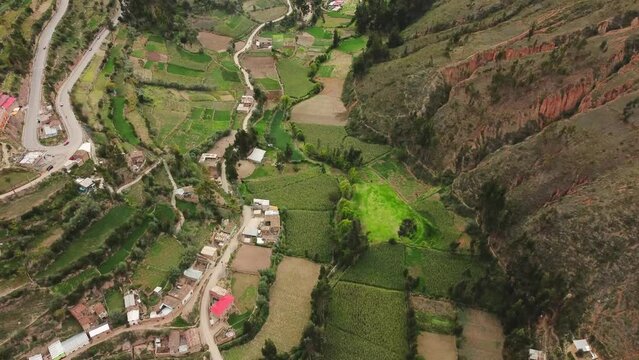 hermosos paisaje terrenos de cultivo y ganado (chacras), peruano Jun&iacute;n per&uacute; 