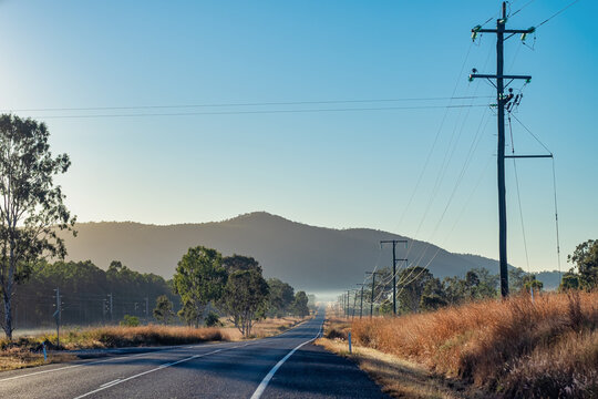 Horizontal shot of the highway in Mount Morgan