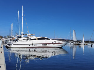 Fototapeta premium preveza city new port yatches boats ships in lbue sea and sunny winter day in greece