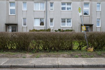 Bushaltestelle in ostdeutscher Kleinstadt