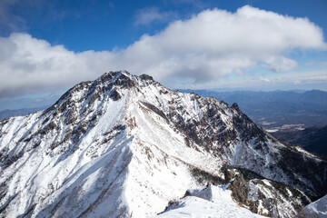 Fototapeta na wymiar 冬の阿弥陀岳から見る赤岳