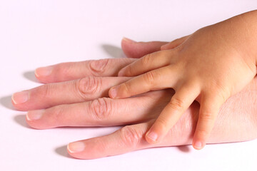 祖母の手と孫の手