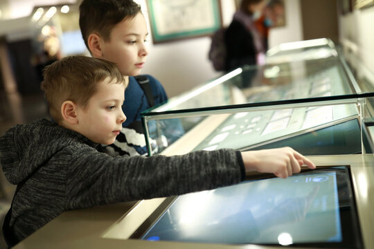 Kids using touch screen in Entertainment Center