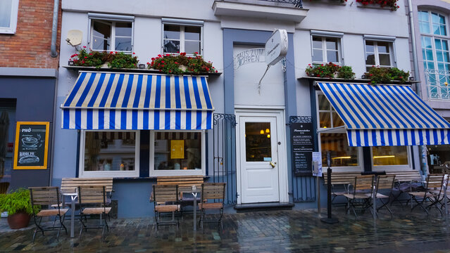 Haus Zum Mohren cafe facade Street view