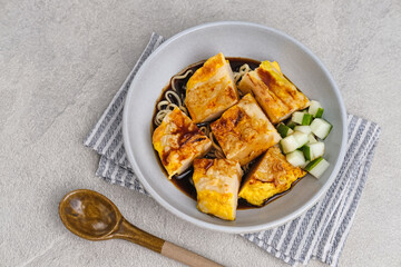 Lenggang Panggang (Pempek Palembang), is a traditional food from South Sumatra, Indonesia. This fish-based food is very popular. Selected focus
