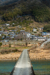 Fototapeta premium 雪降る浅尾沈下橋