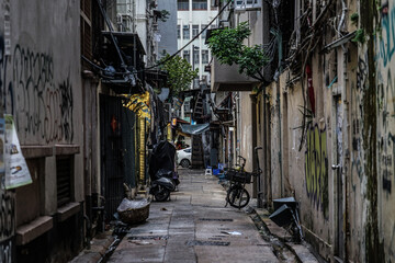 Fototapeta premium 香港の街の路地裏