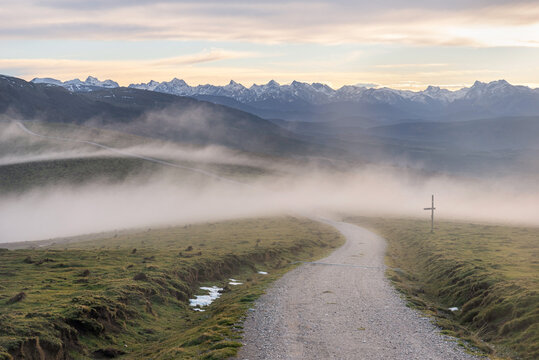 Abodi. Tapla pass at sunrise