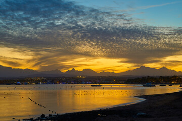 Obraz premium The sunset over the Red Sea at dawn.