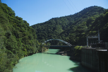 湖と橋