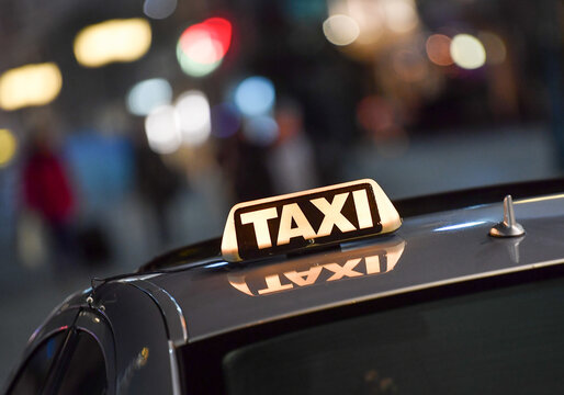 Taxi Schild, Stock Photo, Picture And Low Budget Royalty Free Image. Pic.  ESY-004776498
