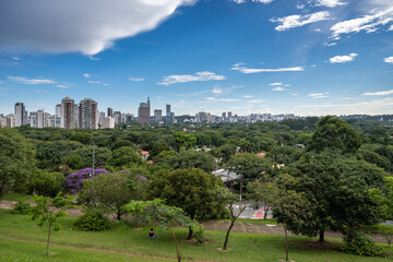 Paisagem urbana da Praça Por do Sol na cidade de São Paulo