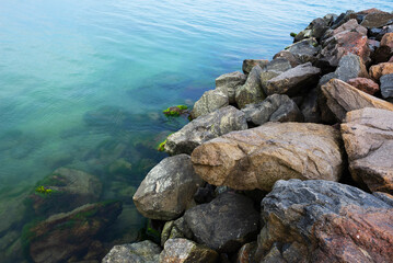Fototapeta na wymiar Seascape overlooking the sea from a rocky shore