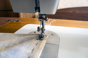 Sewing machine, ready to work