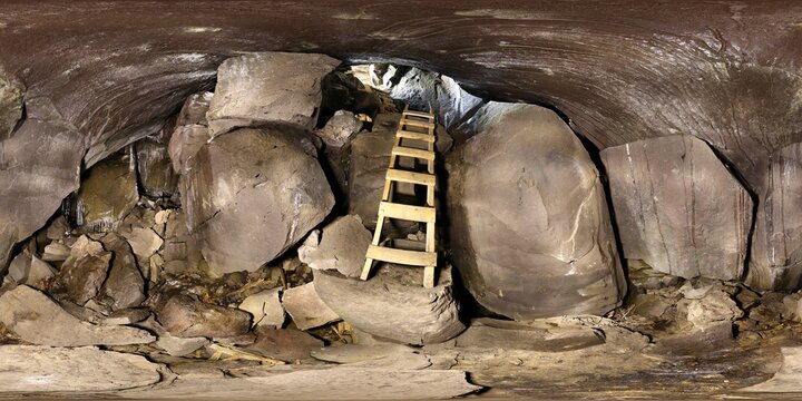 Mayfield Ice Cave (interior)[2]