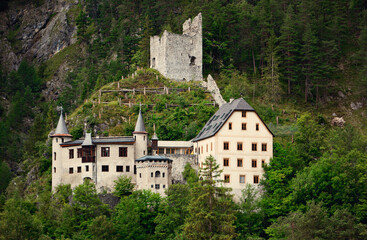 Austria, Tyrol, stary zamek Fernsteinsee, ruiny zamku, Nassereith koło Imst - obrazy, fototapety, plakaty