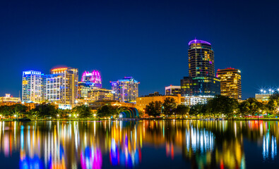 Fototapeta na wymiar Orlando, Florida skyline at Lake Eola