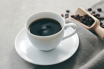 コーヒーカップとコーヒー豆　Coffee cups and coffee beans