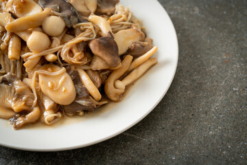Stir fried mixed mushroom with oyster sauce