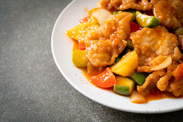 Stir fried sweet and sour sauce with pork