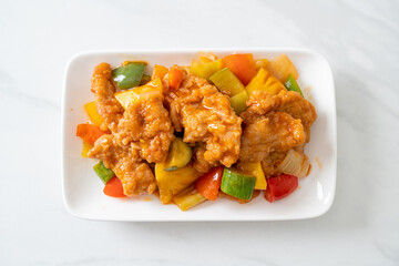 Stir fried sweet and sour sauce with pork