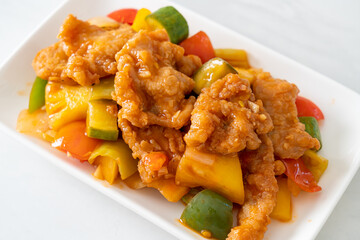 Stir fried sweet and sour sauce with pork