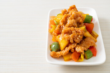 Stir fried sweet and sour sauce with pork