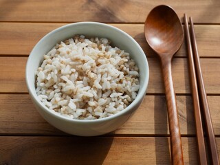 아시아 음식 보리밥, 식사