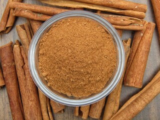 cinnamon sticks and powder
