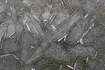 한국겨울의냇가에물이언모습입니다