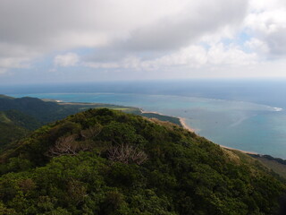 Fototapeta na wymiar パラグライダーから見る石垣島北部